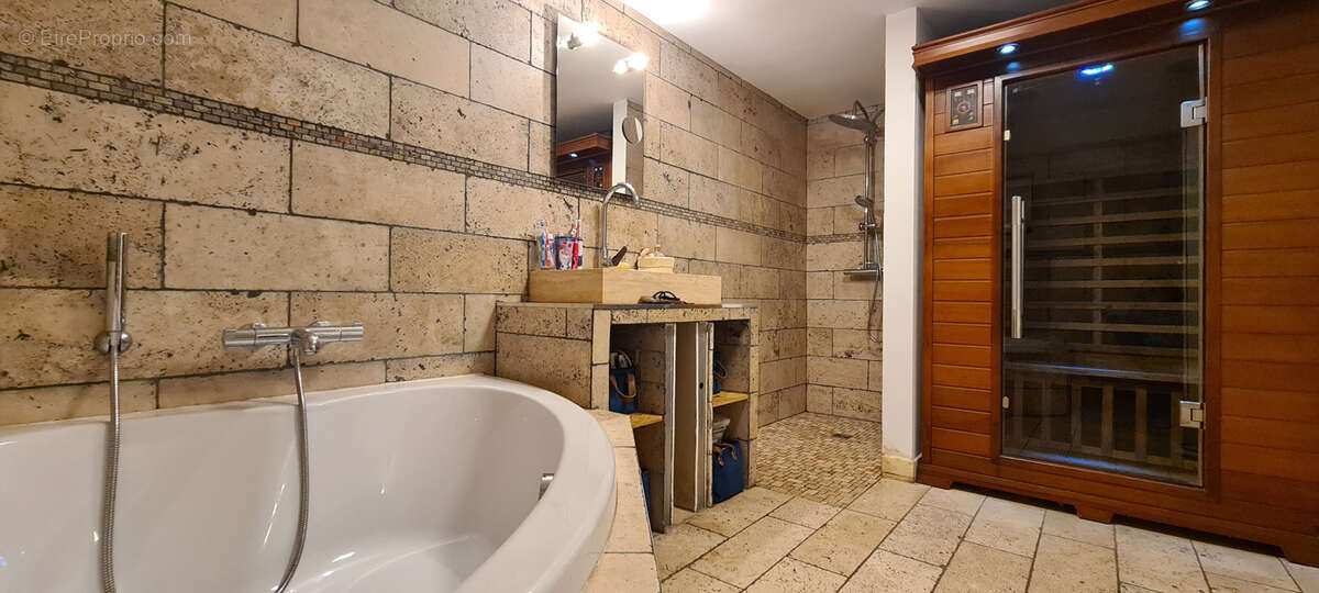 Maison à SAINT-JEURES