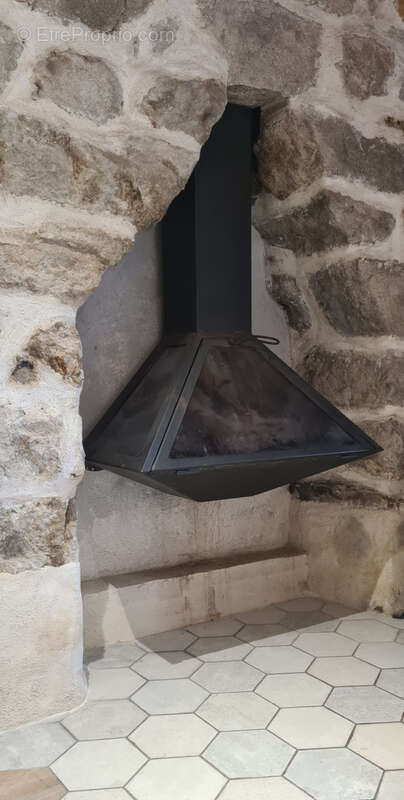 Maison à SAINT-JEURES