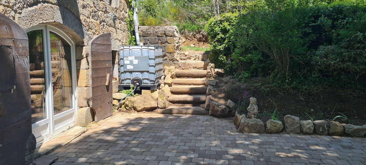 Maison à SAINT-JEURES