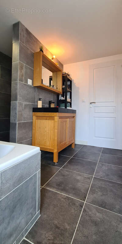 Maison à SAINT-JEURES