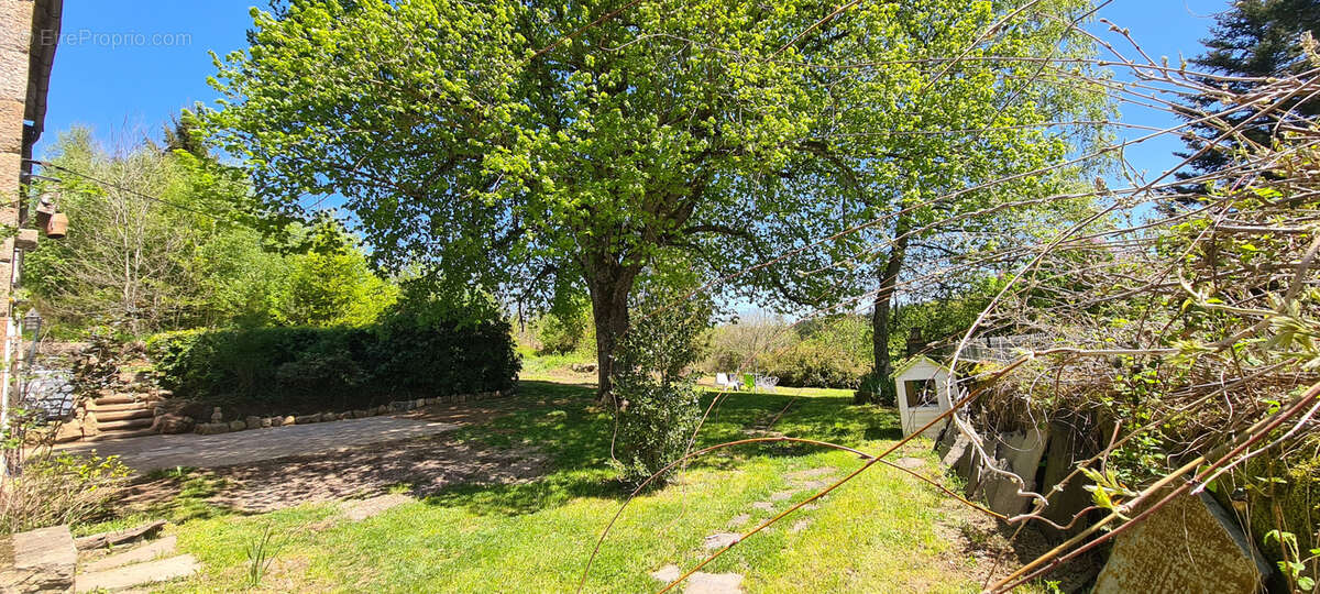 Maison à SAINT-JEURES