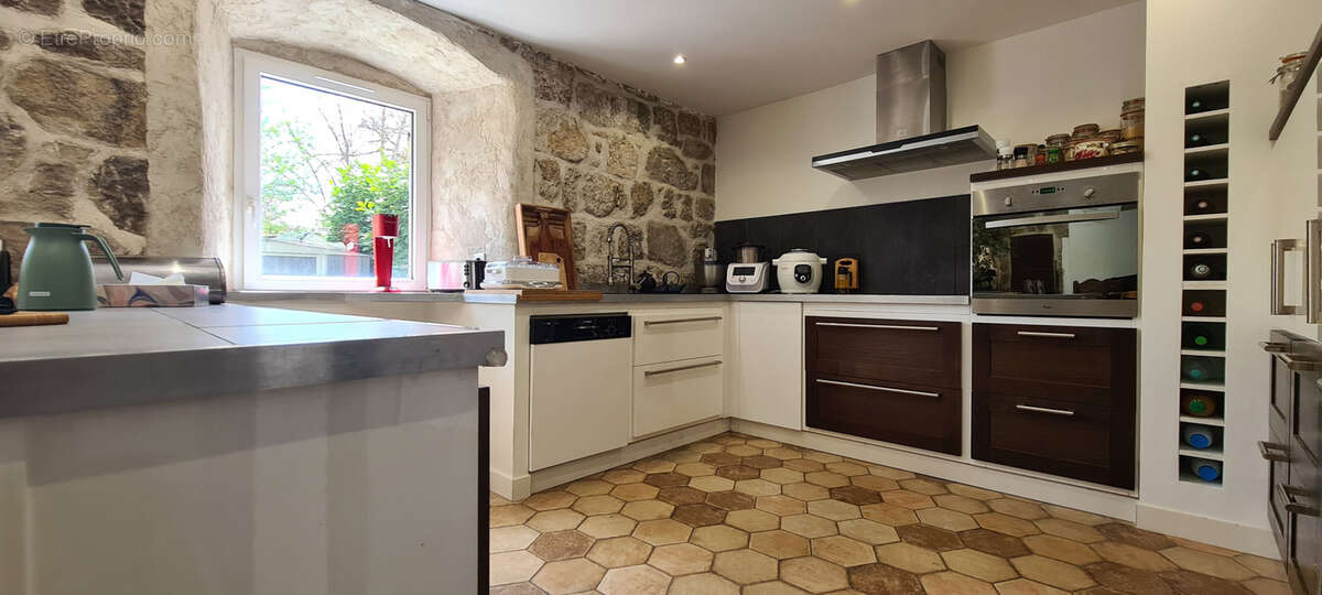 Maison à SAINT-JEURES