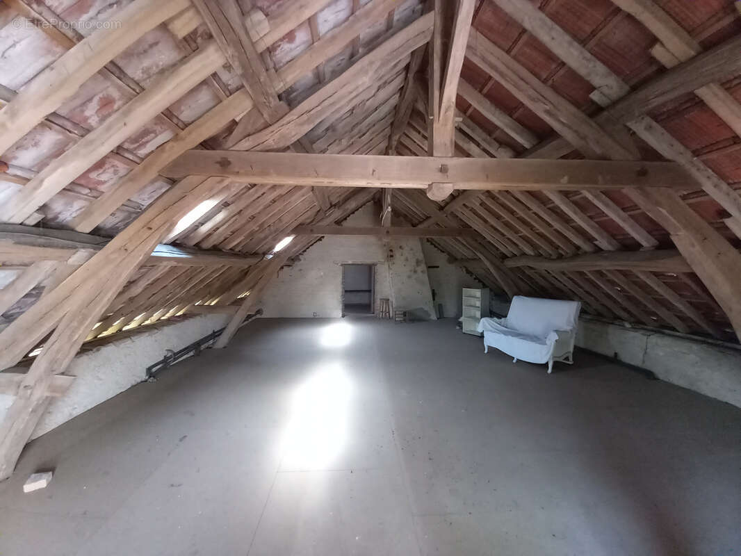 Maison à LA CHAPELLE-AUX-CHASSES