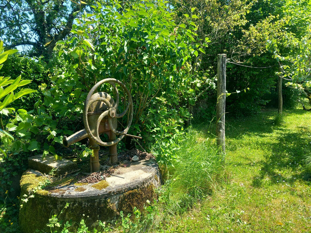 Maison à LA CHAPELLE-AUX-CHASSES