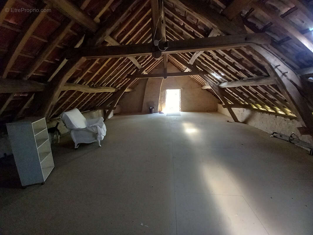 Maison à LA CHAPELLE-AUX-CHASSES