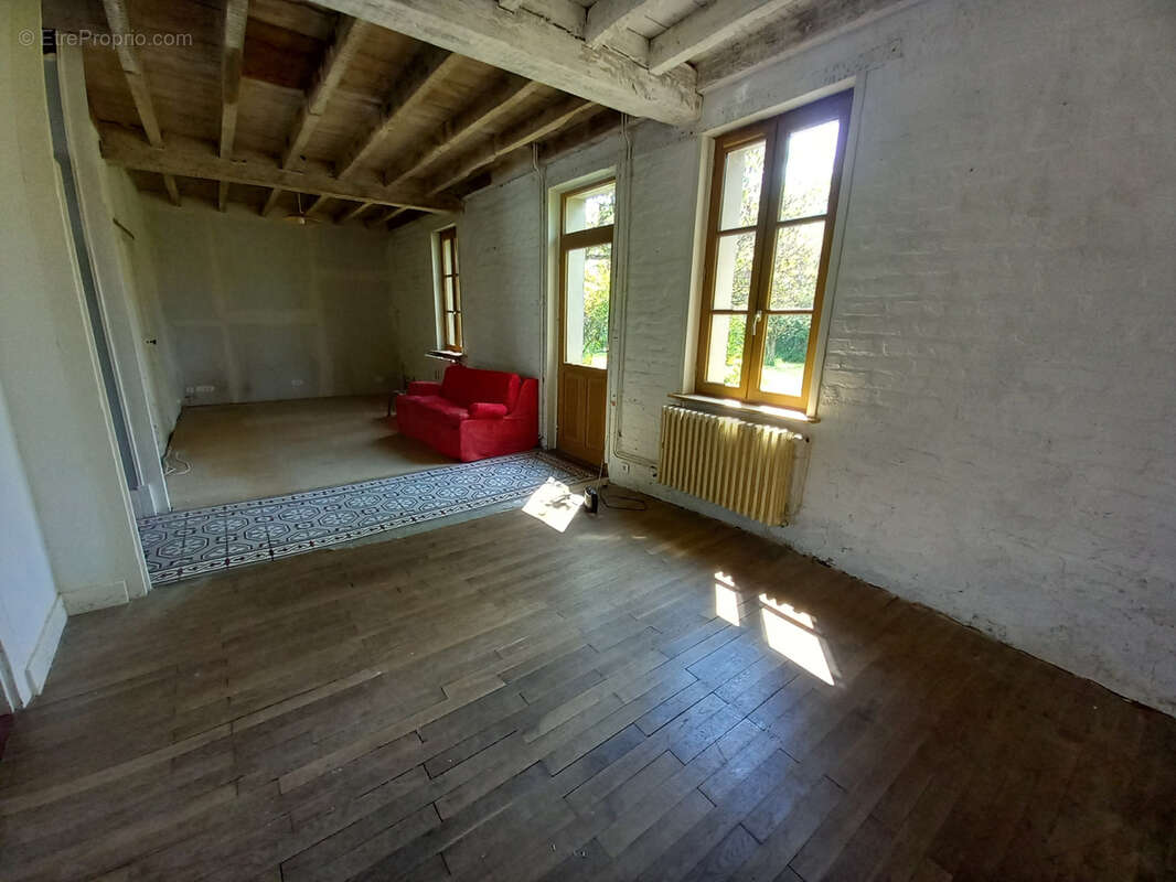 Maison à LA CHAPELLE-AUX-CHASSES