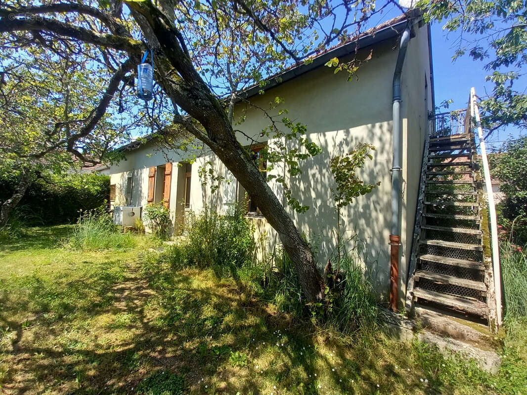 Maison à LA CHAPELLE-AUX-CHASSES