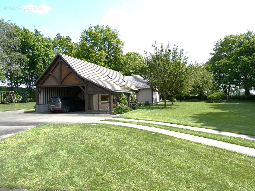 Maison à SAINT-HILAIRE-DU-HARCOUET