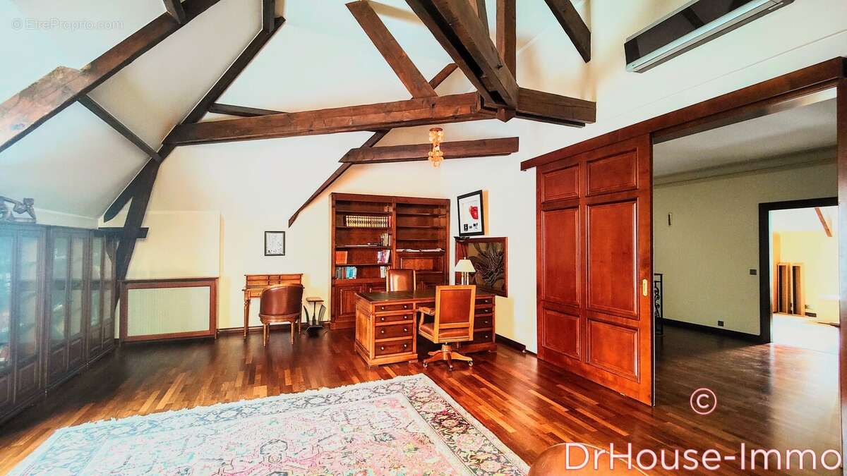 Maison à LOUVECIENNES