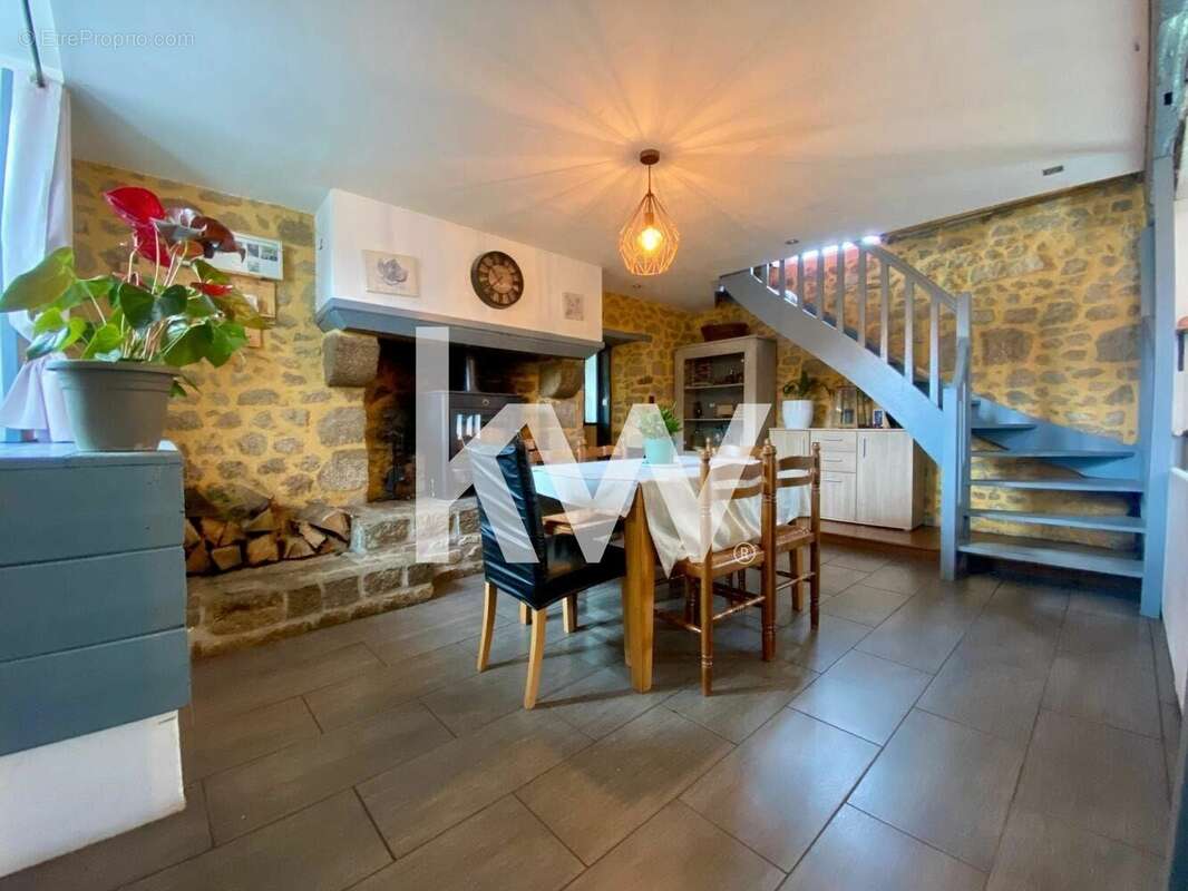 Maison à SAINT-VAURY