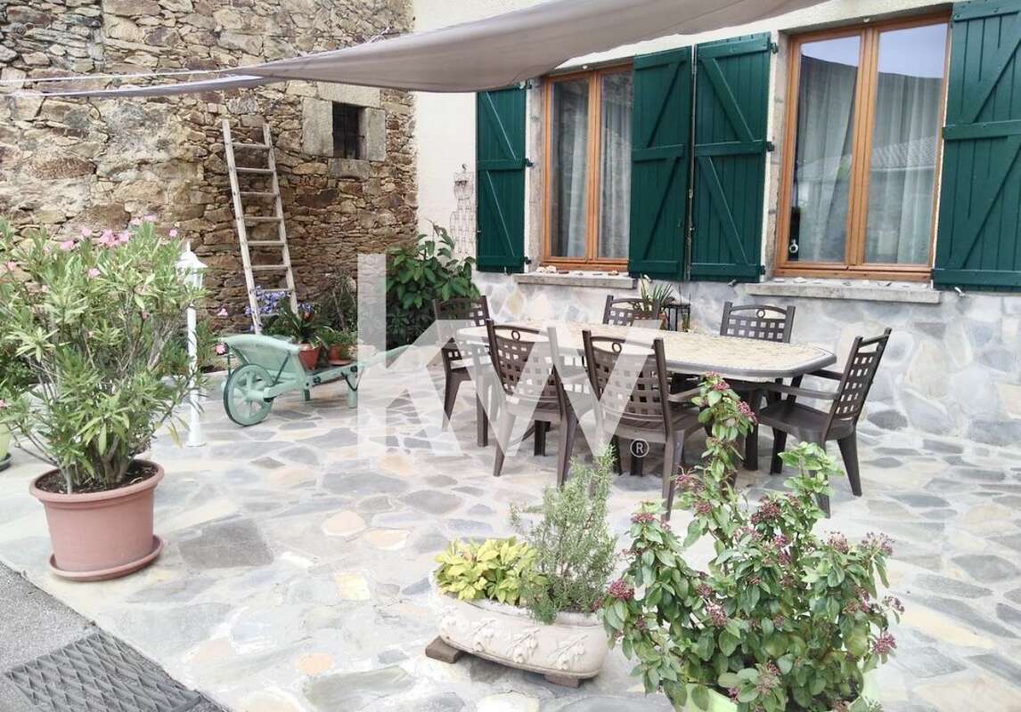 Maison à VERNEUIL-SUR-VIENNE