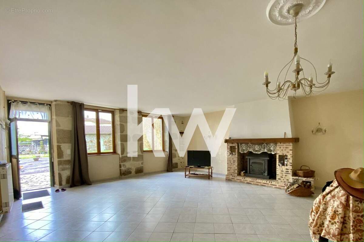 Maison à VERNEUIL-SUR-VIENNE