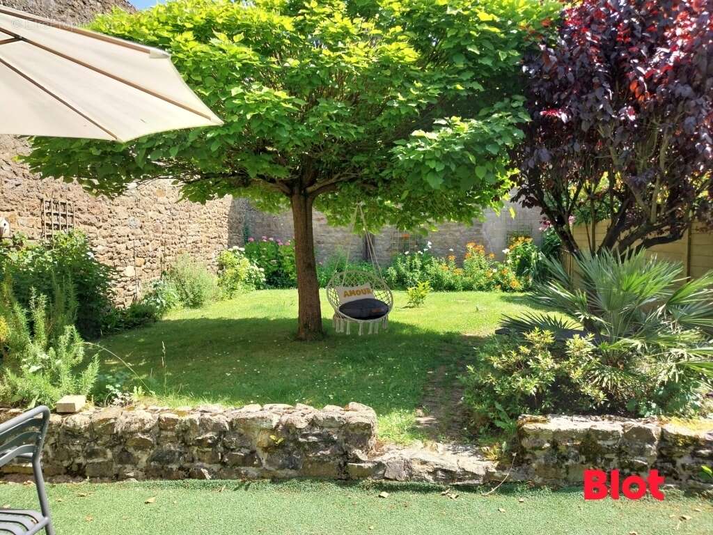 Maison à MINIAC-MORVAN