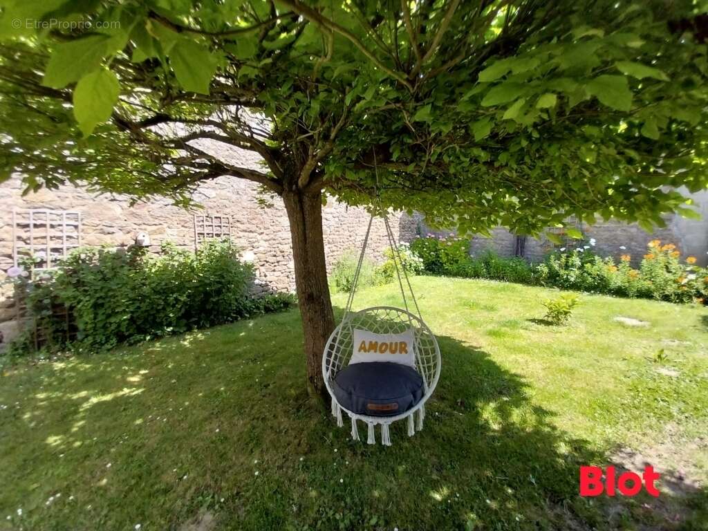 Maison à MINIAC-MORVAN