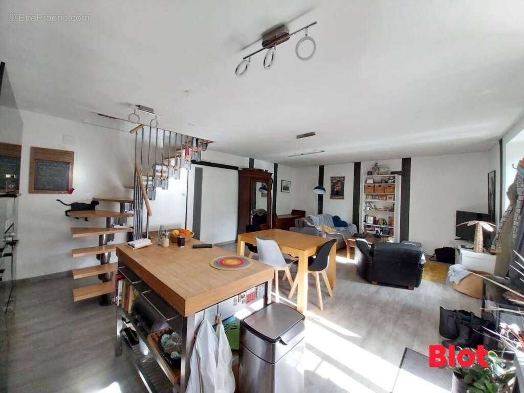 Maison à MINIAC-MORVAN