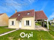 Maison à CREVECOEUR-LE-GRAND