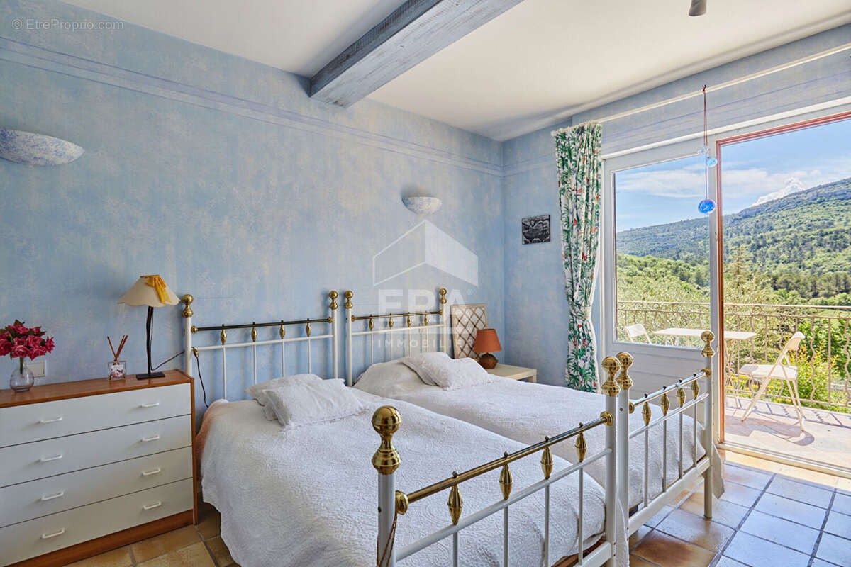 Maison à VAUVENARGUES