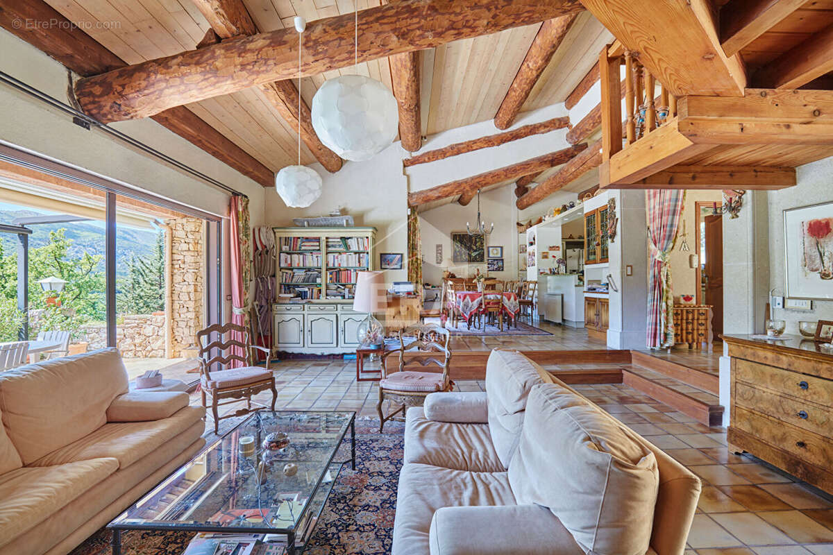 Maison à VAUVENARGUES