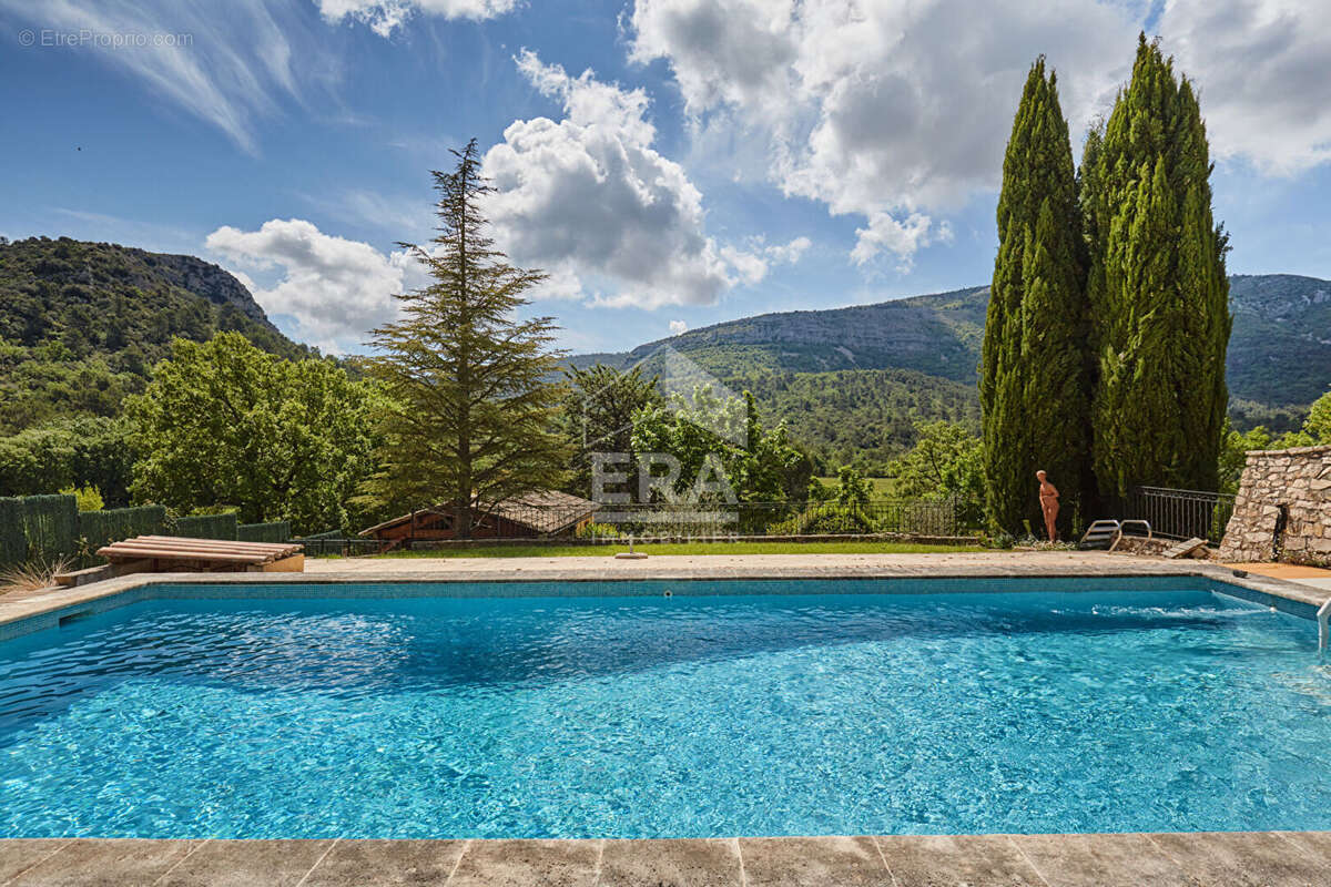 Maison à VAUVENARGUES