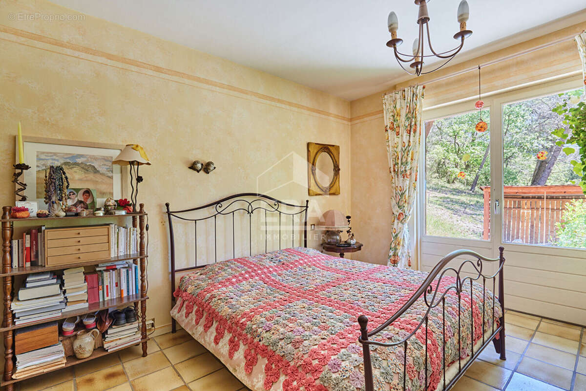 Maison à VAUVENARGUES