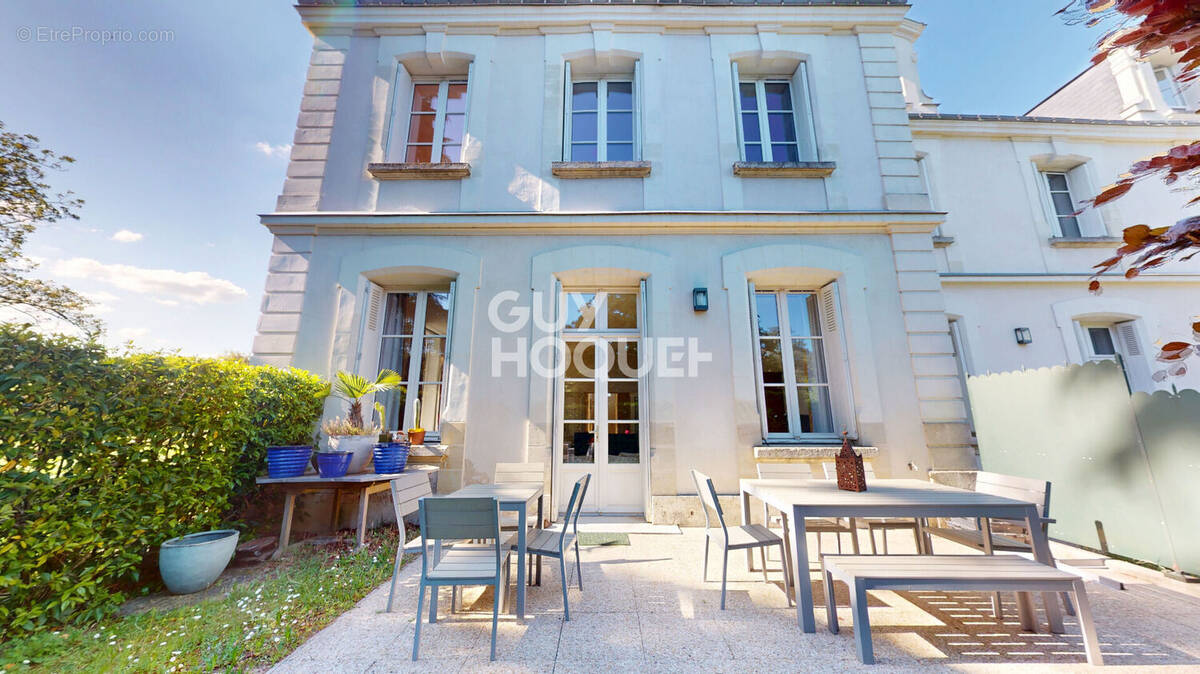 Maison à SAINT-CYR-SUR-LOIRE