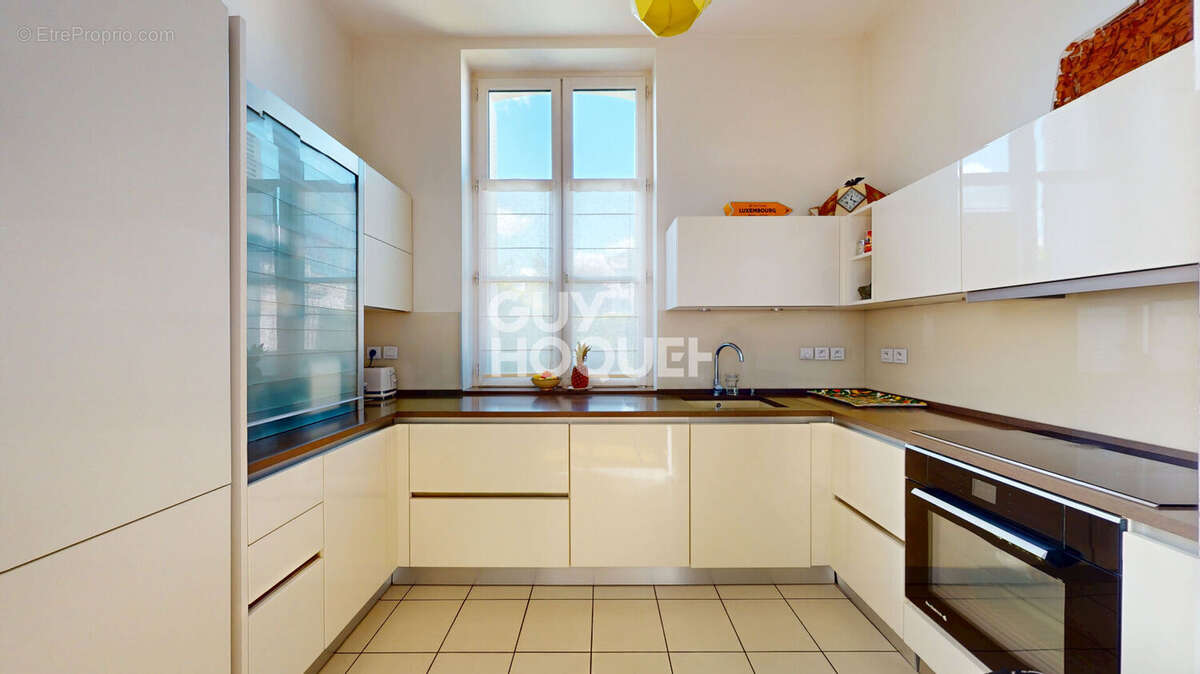 Maison à SAINT-CYR-SUR-LOIRE