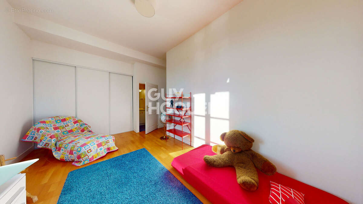 Maison à SAINT-CYR-SUR-LOIRE