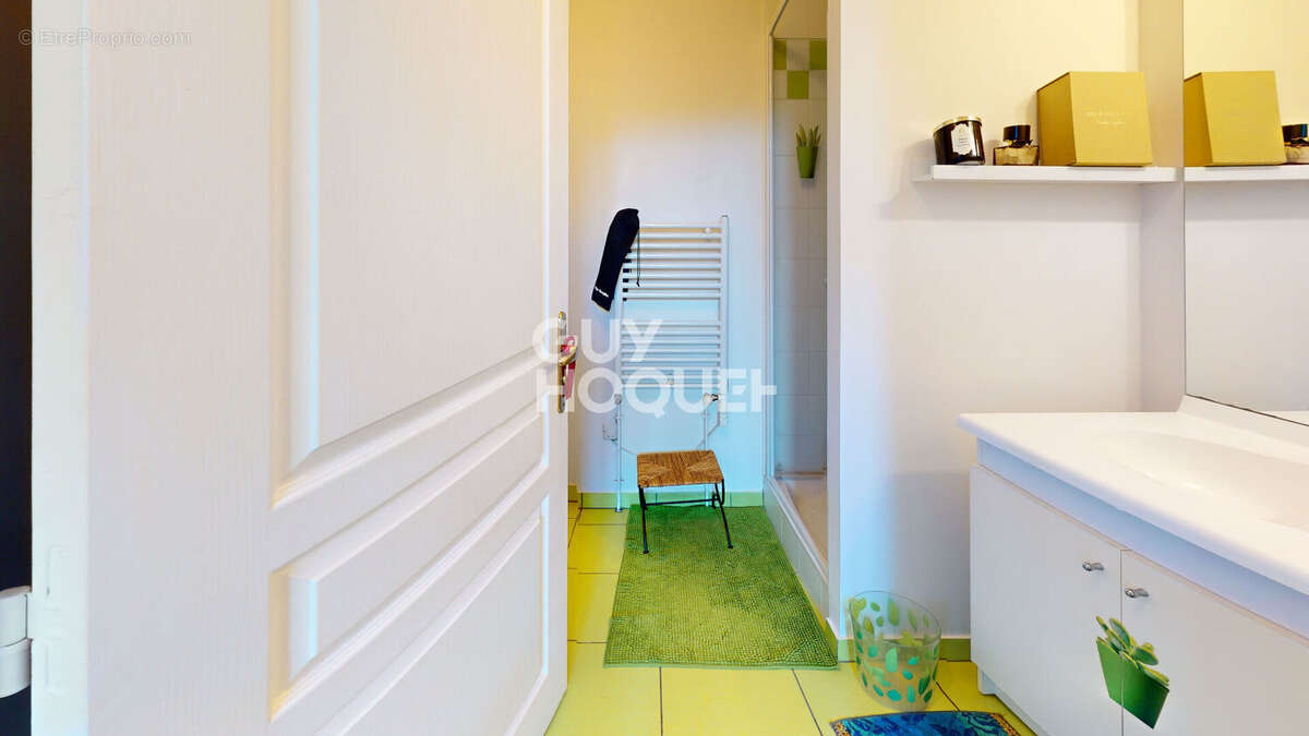 Maison à SAINT-CYR-SUR-LOIRE