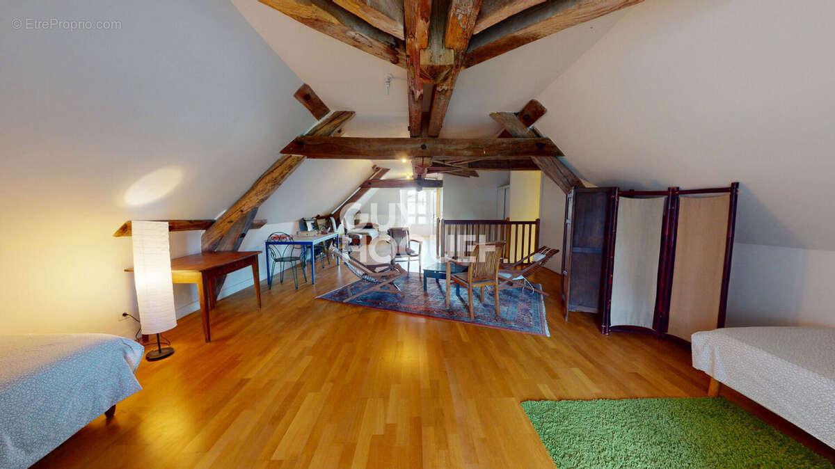 Maison à SAINT-CYR-SUR-LOIRE