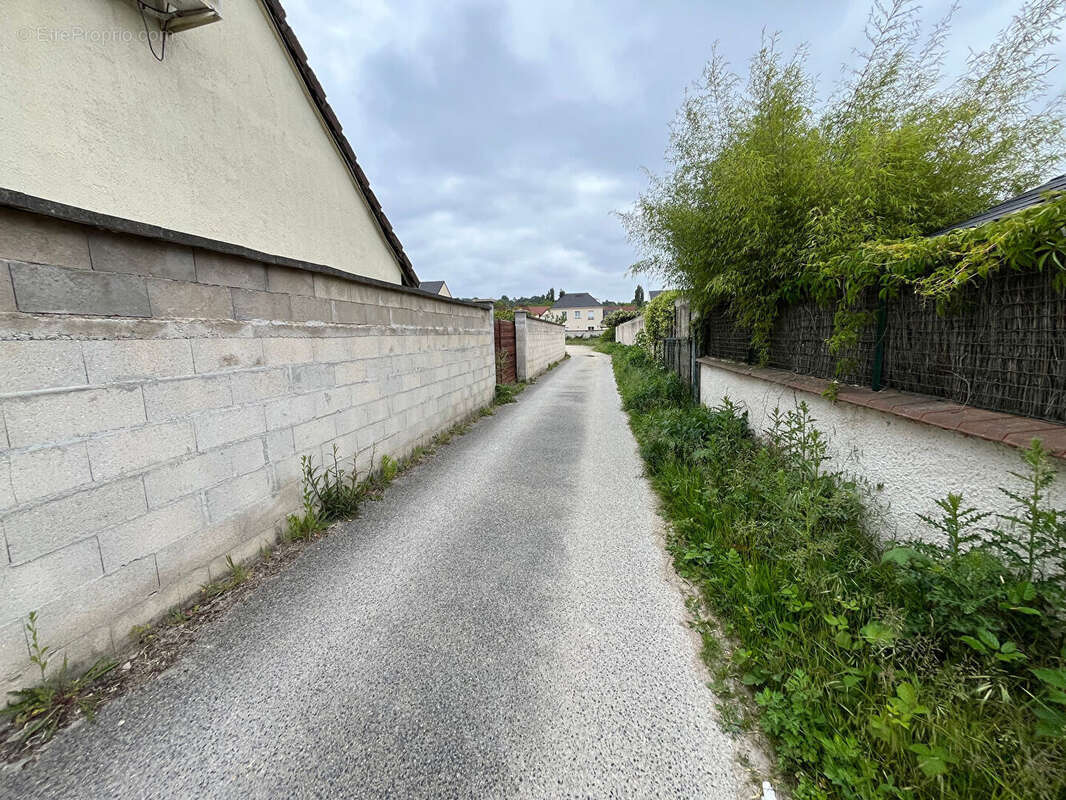 Terrain à SAINT-GERMAIN-LES-ARPAJON