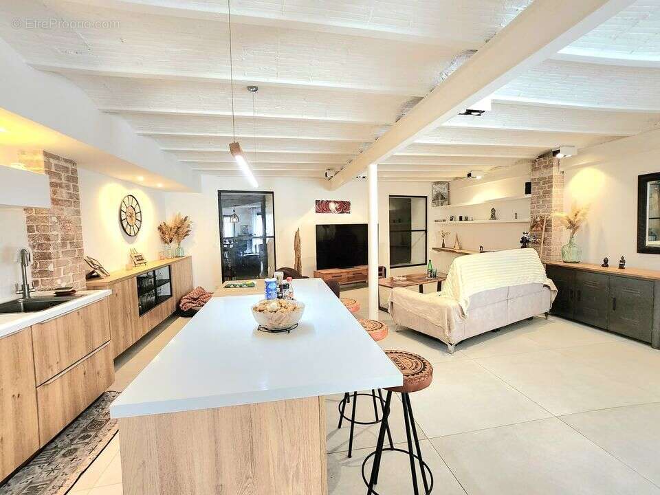 LOFT 118 M² / COEUR CHATEAU GOMBERT  - Appartement à MARSEILLE-13E