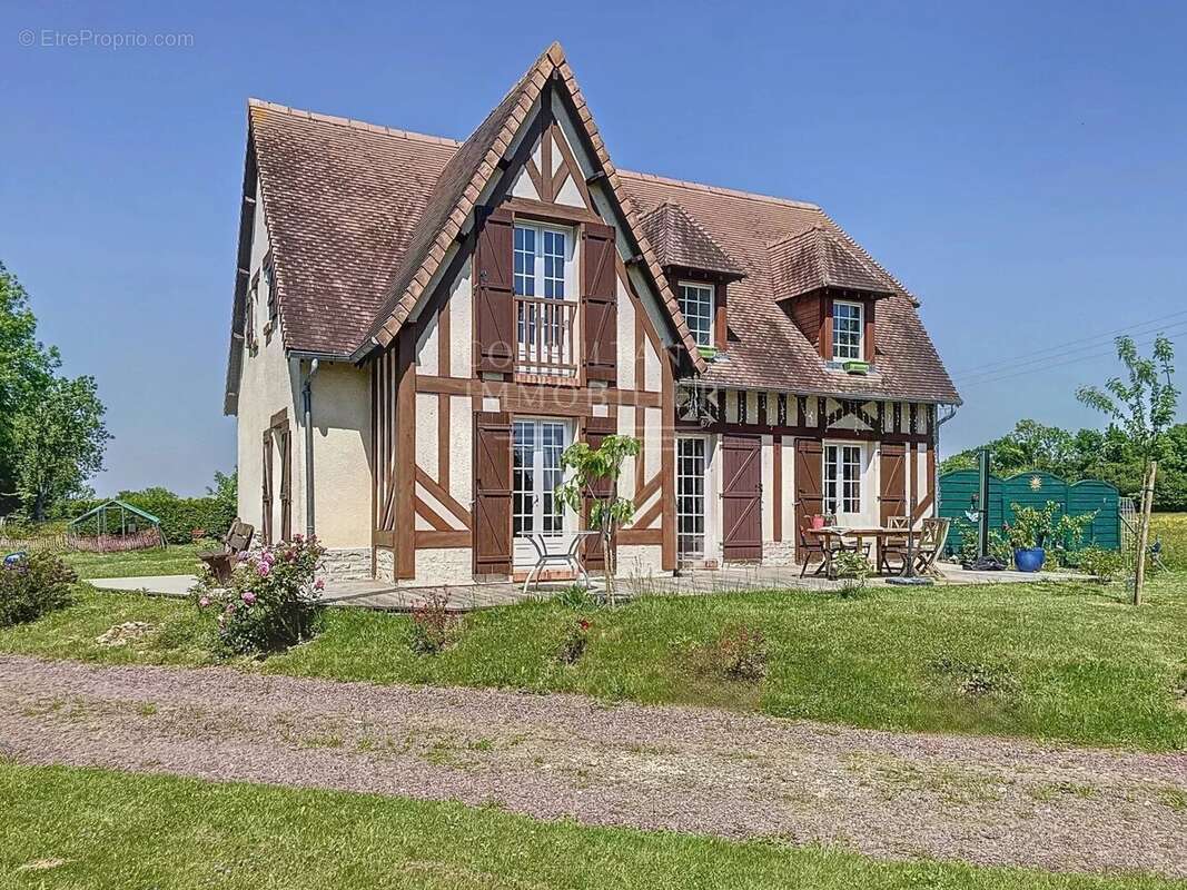 Maison à PONT-L&#039;EVEQUE