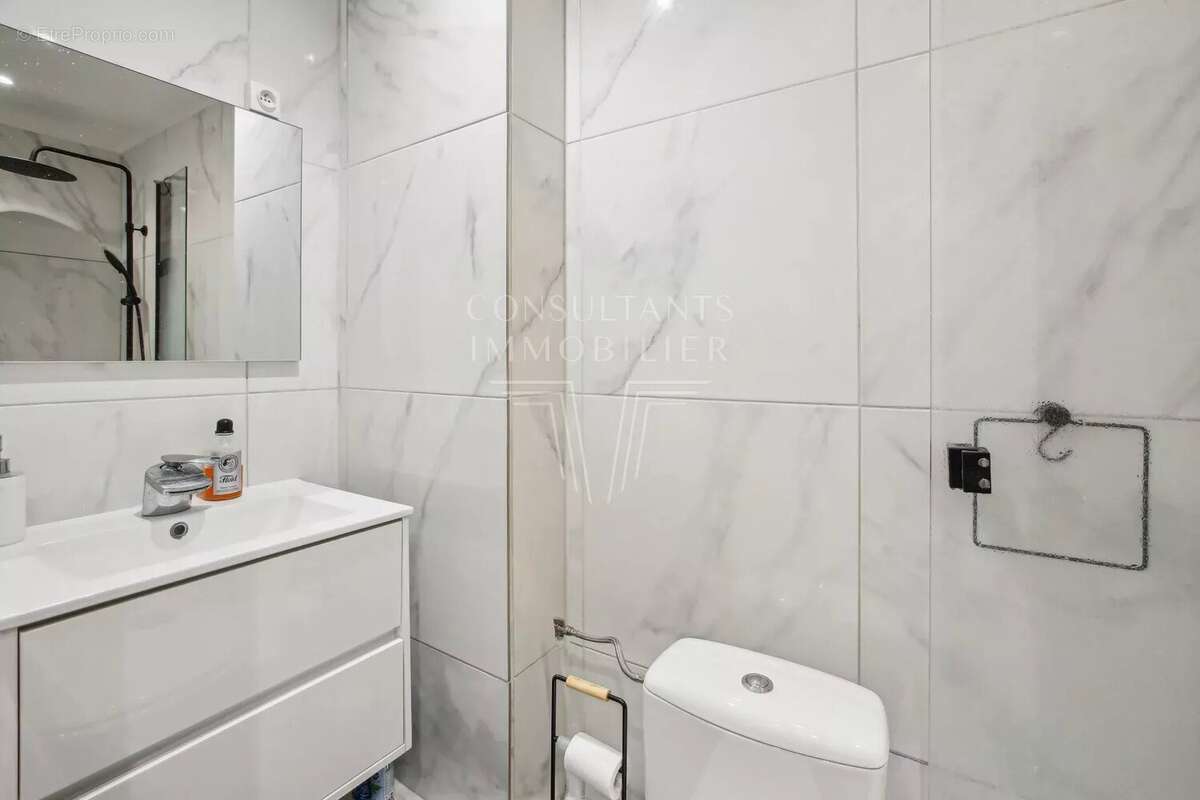 Appartement à PARIS-17E