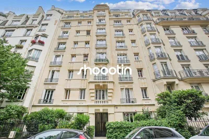 Appartement à PARIS-17E