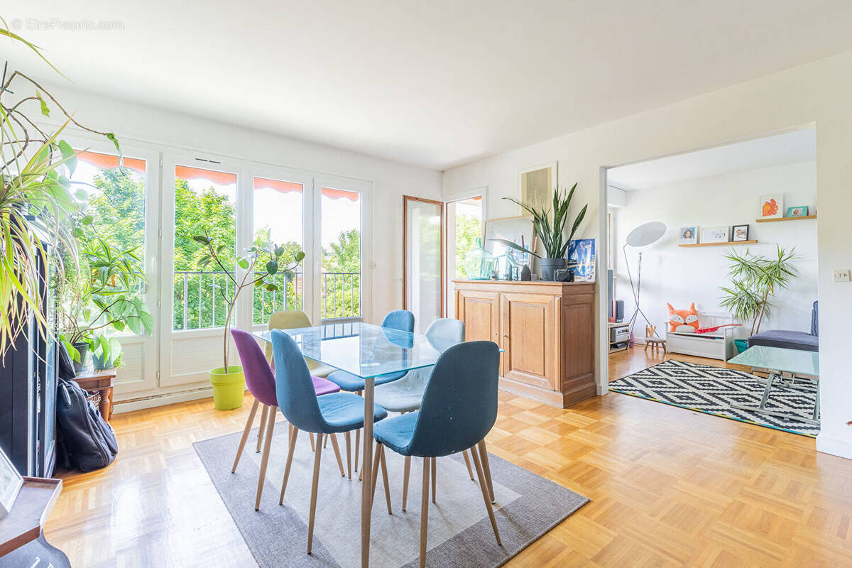 Appartement à BURES-SUR-YVETTE