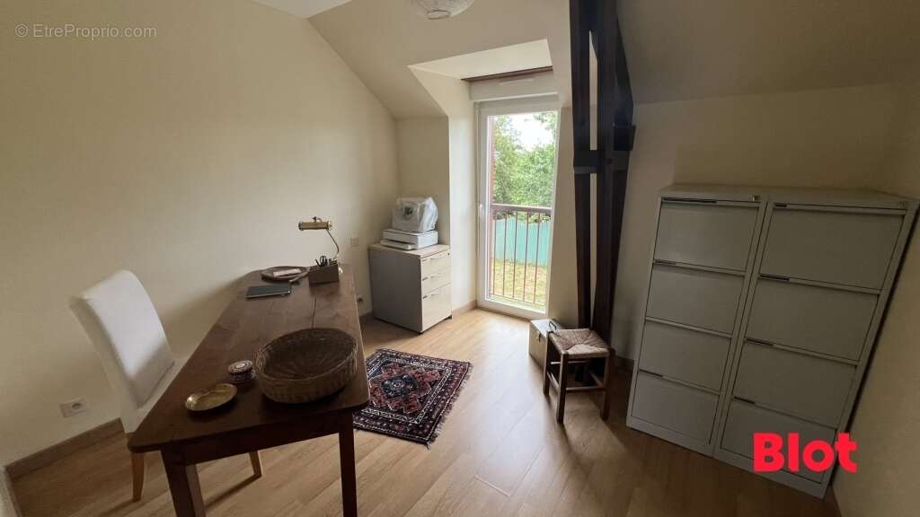 Maison à MEZIERES-SUR-COUESNON