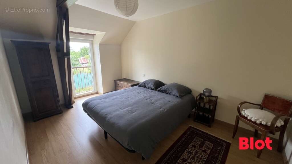 Maison à MEZIERES-SUR-COUESNON