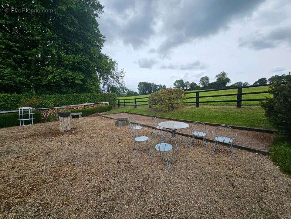 Maison à SAINT-GEORGES-EN-AUGE