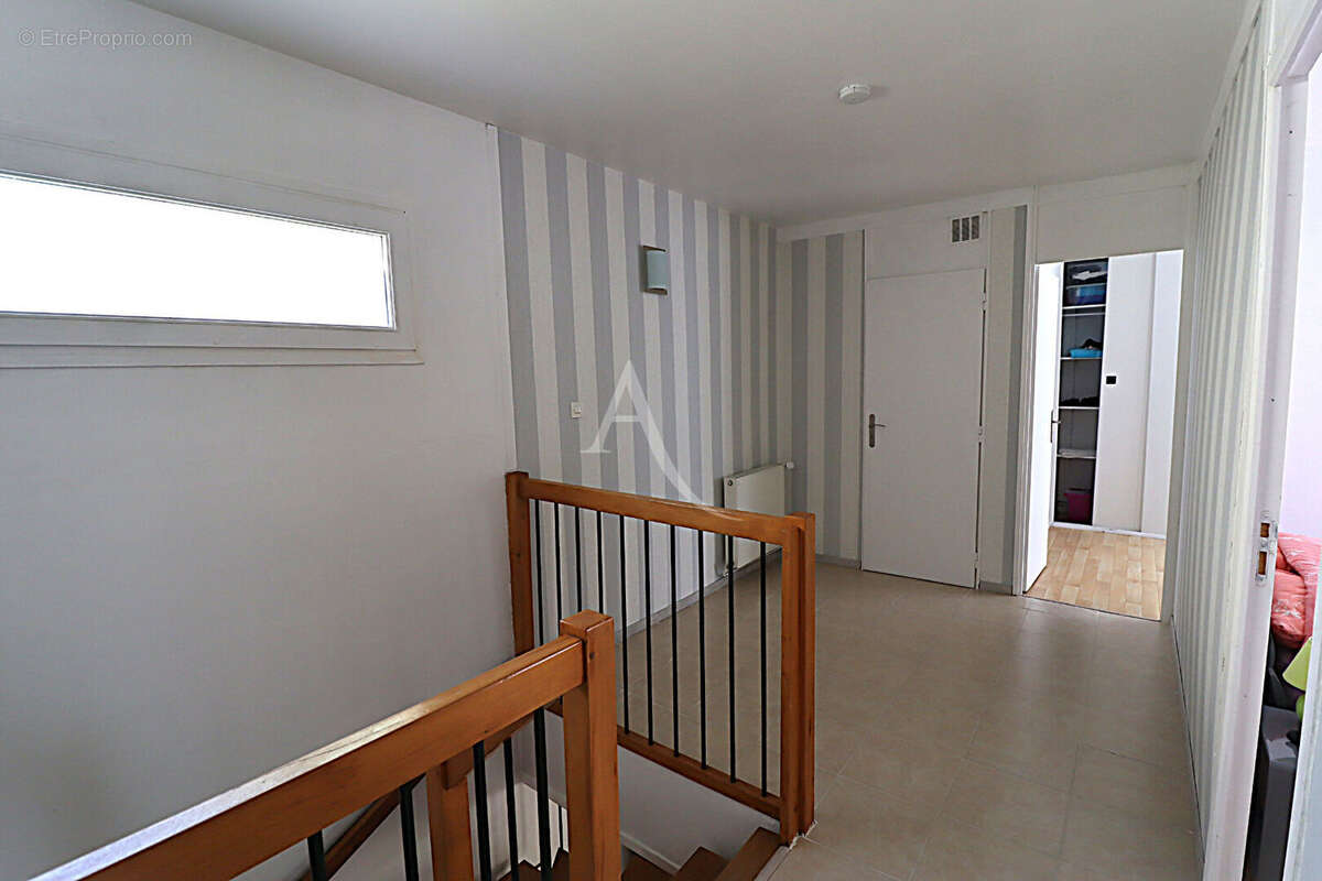 Maison à VAL-DE-REUIL