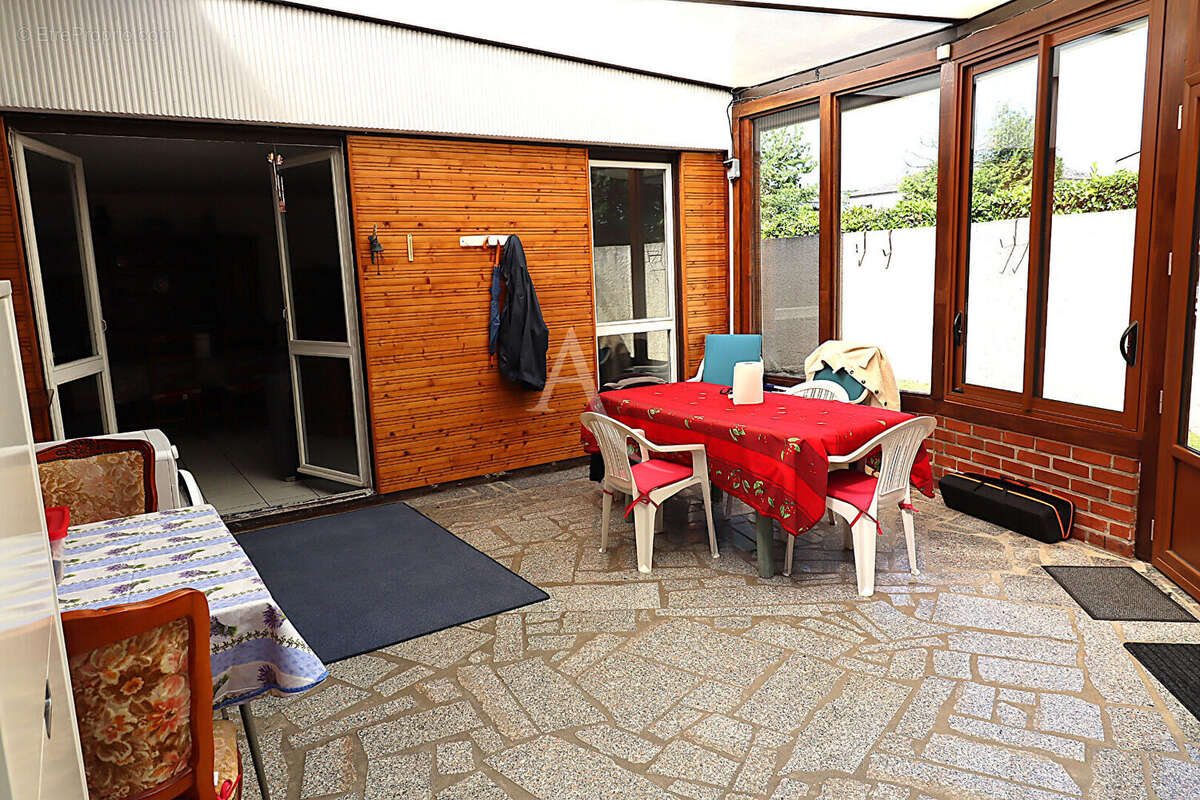 Maison à VAL-DE-REUIL