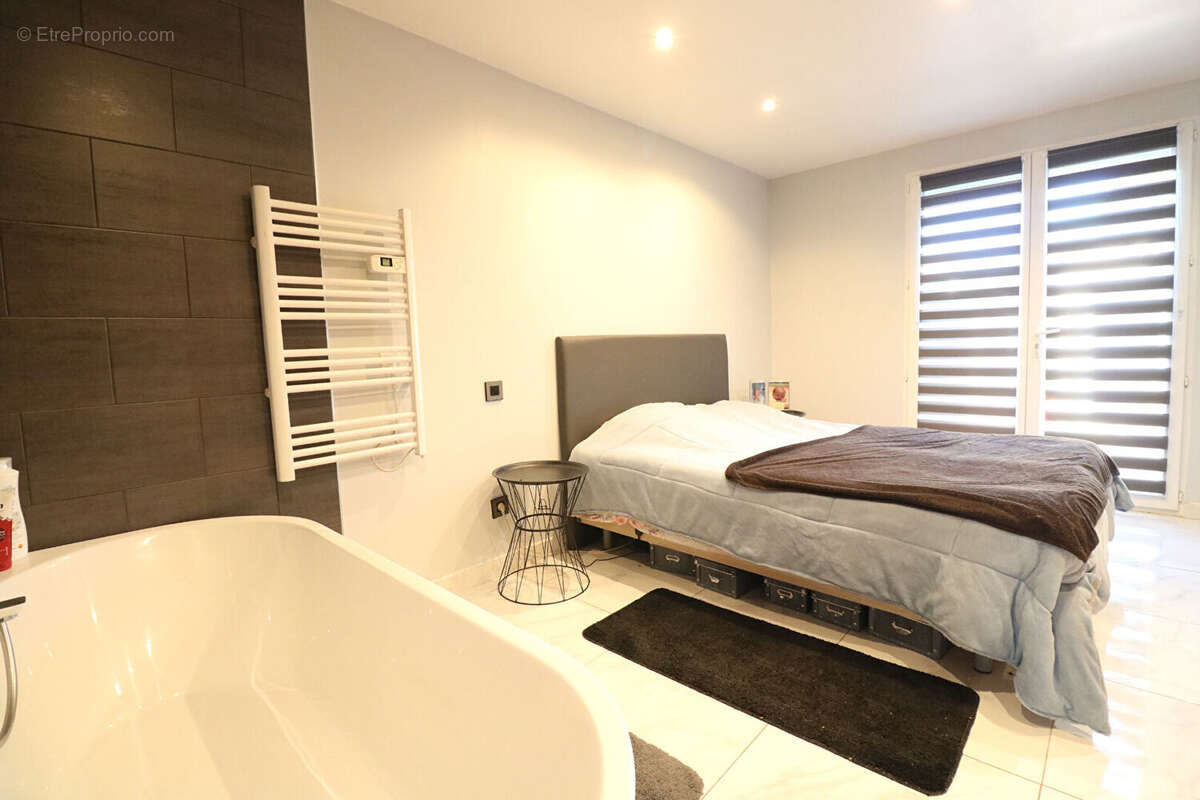 Maison à SAINT-CYPRIEN