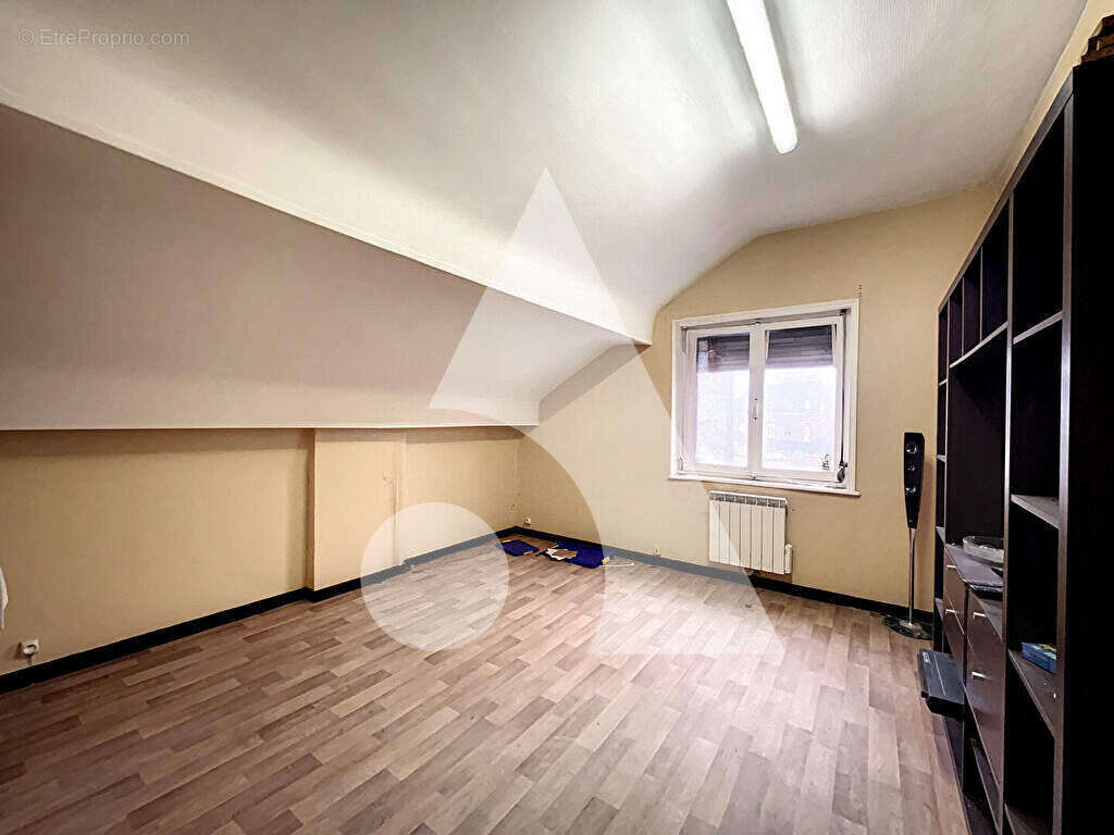 Commerce à CONDE-SUR-L&#039;ESCAUT