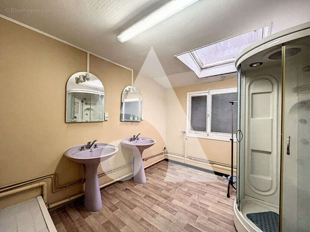 Commerce à CONDE-SUR-L&#039;ESCAUT