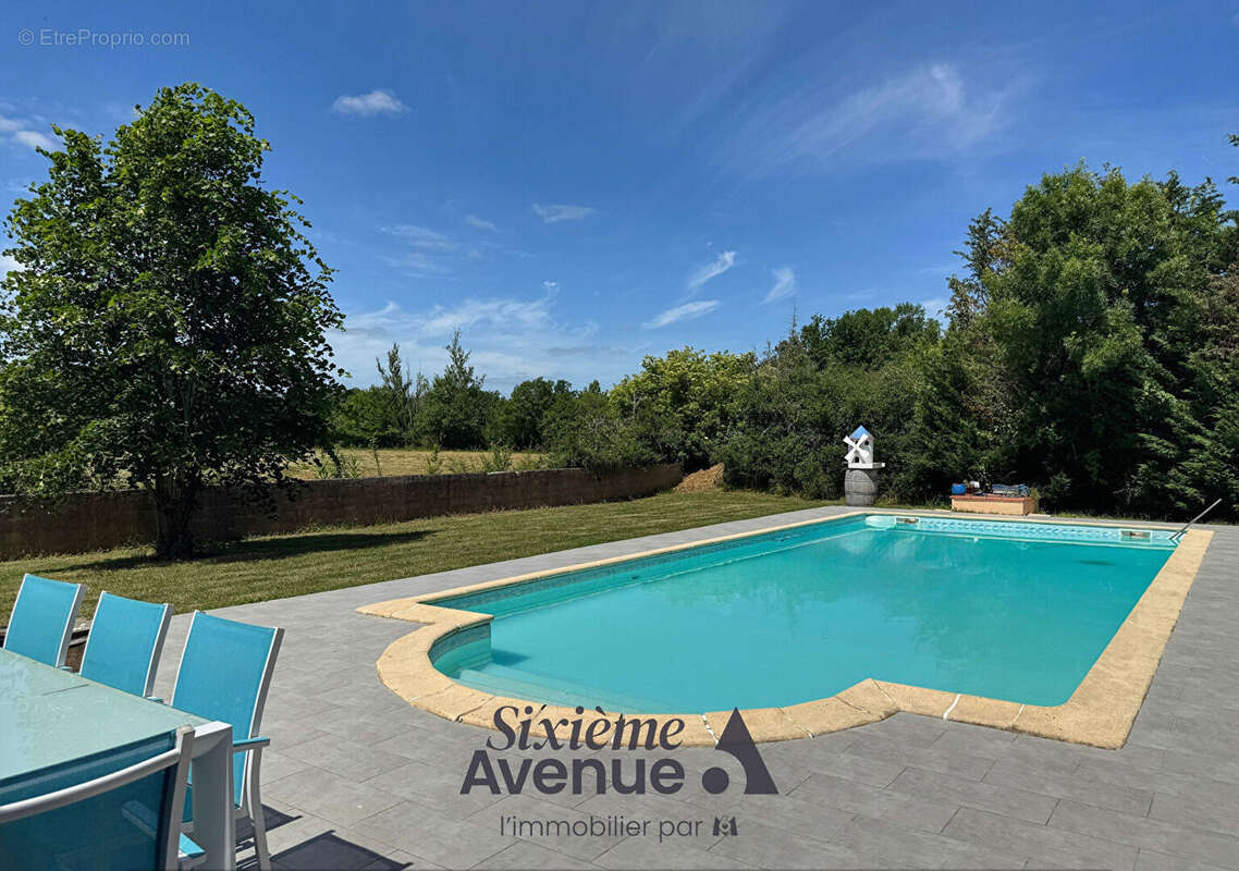 Maison à LABASTIDE-SAINT-PIERRE