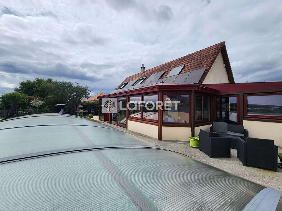 Maison à CRIQUEBEUF-SUR-SEINE