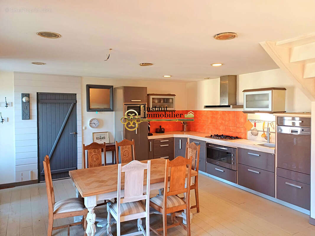 Maison à PLOUEGAT-GUERAND