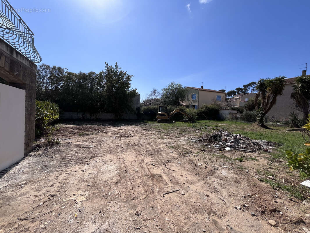 Terrain à SIX-FOURS-LES-PLAGES