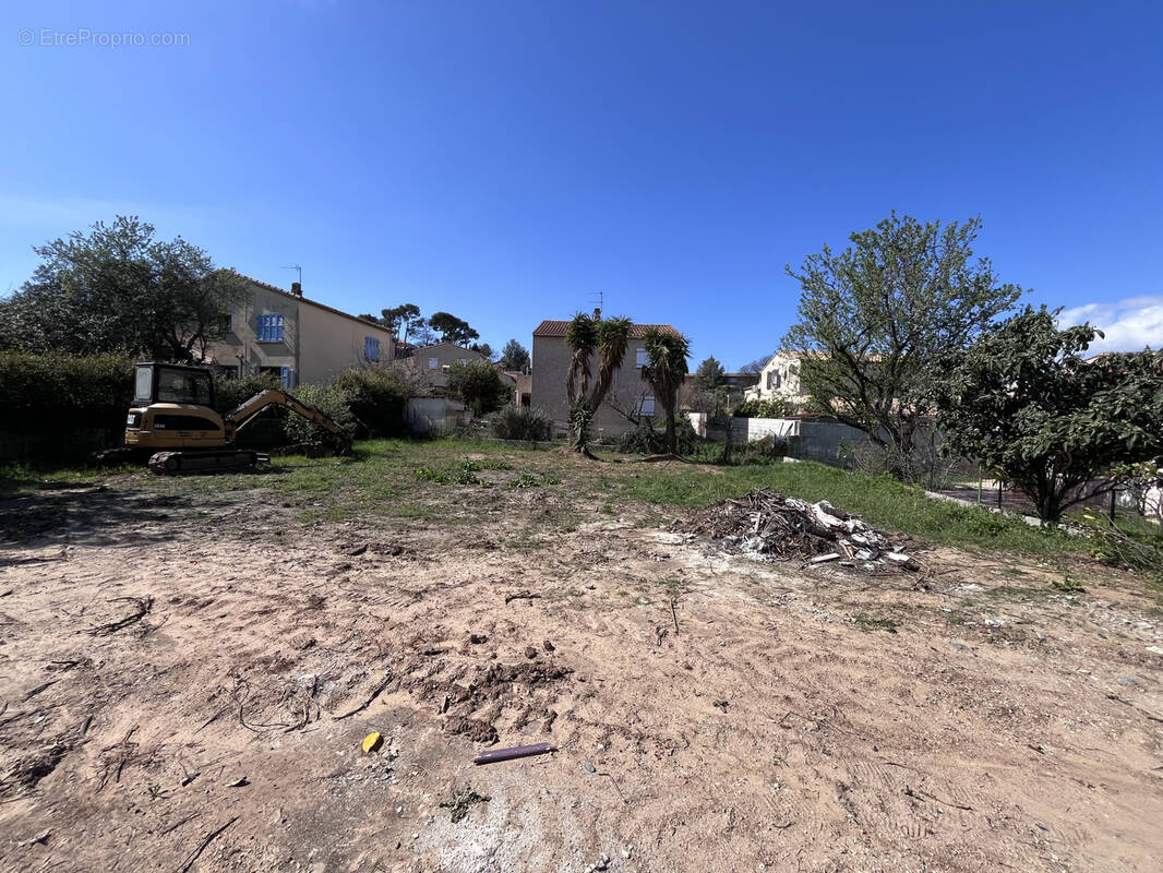 Terrain à SIX-FOURS-LES-PLAGES