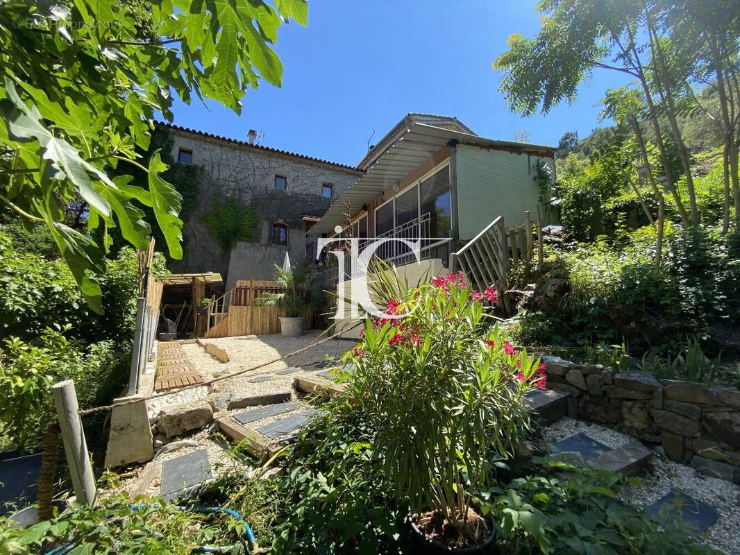 Maison à MOLIERES-SUR-CEZE