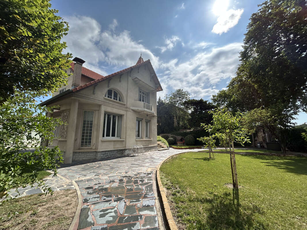 Maison à LEZIGNAN-CORBIERES